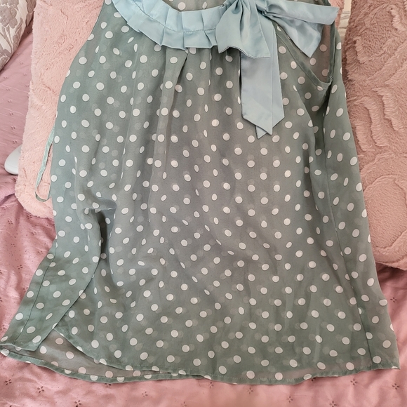 Tops - Picture 2 of 2